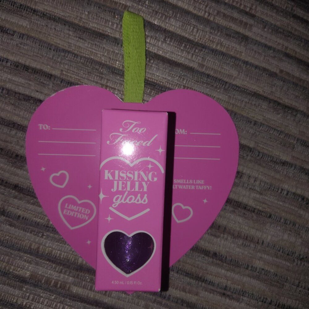 Two faced kissing jelly lip gloss